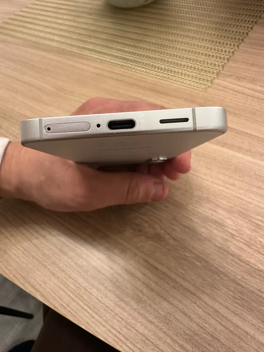 Samsung S24 - Image 2