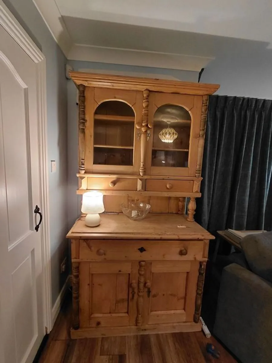 Wooden dresser - Image 2