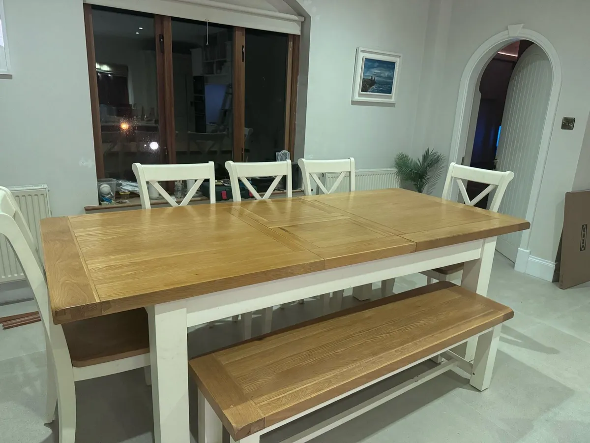 Dining table and chairs - Image 1