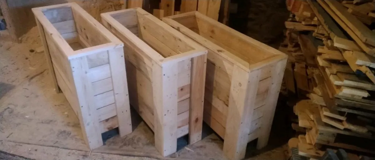 Handmade garden planters - Image 2