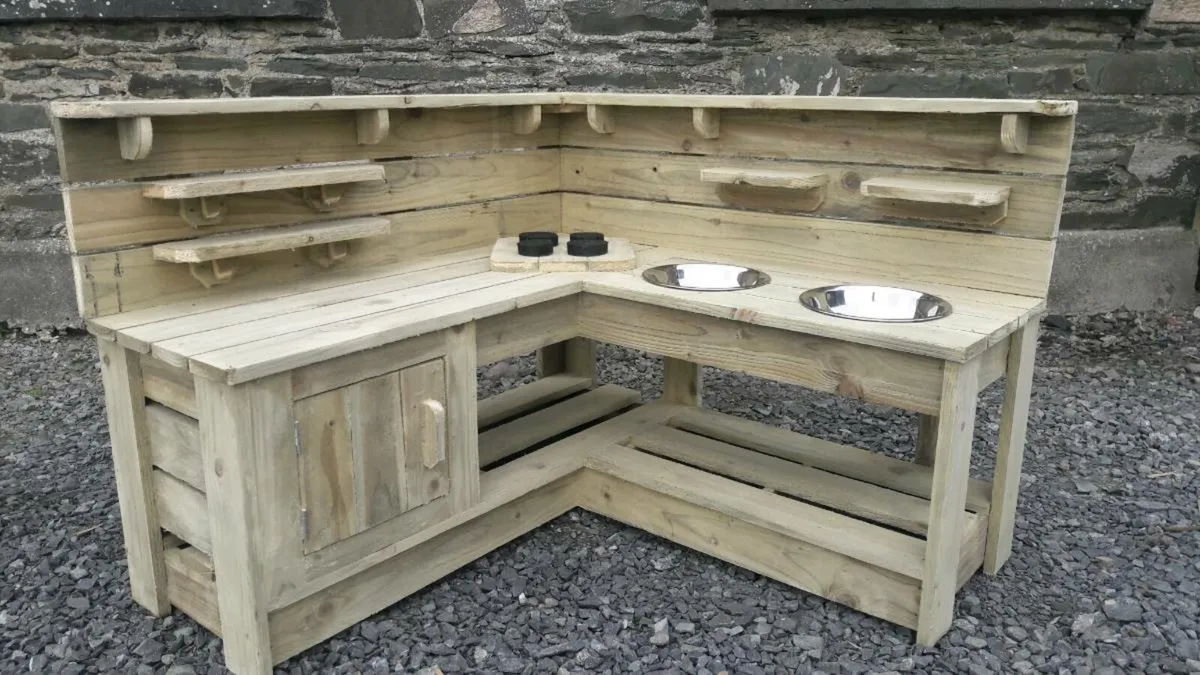 Handmade kids mud kitchen - Image 1