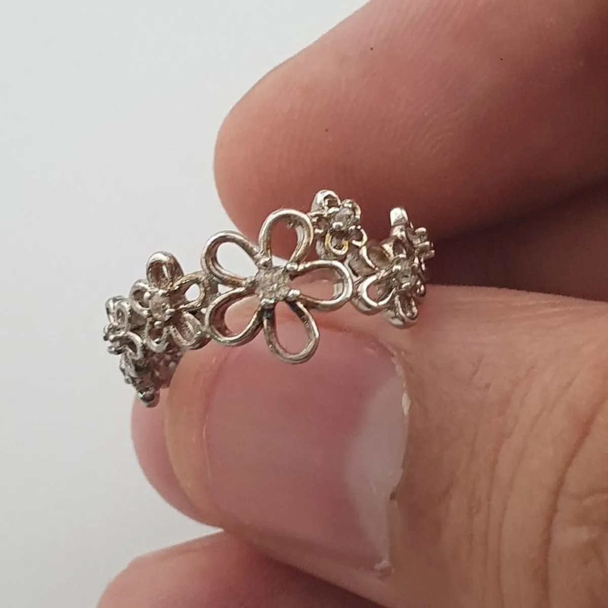 Delicate Floral Design 925 Sterling Silver Ring - Image 1