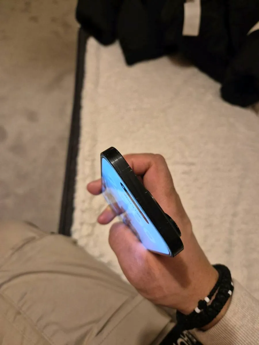 Iphone 14 pro - Image 4