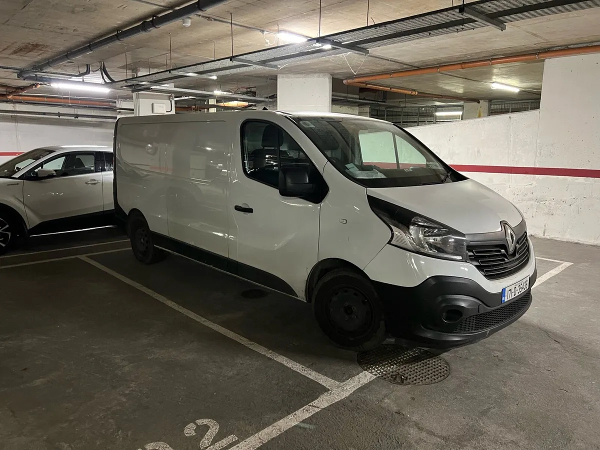 Renault traffic Commercial Van - Image 2