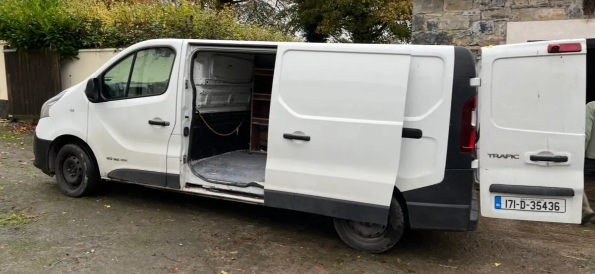Renault traffic Commercial Van - Image 4