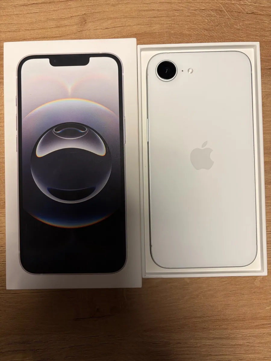 iPhone 16e - Image 2