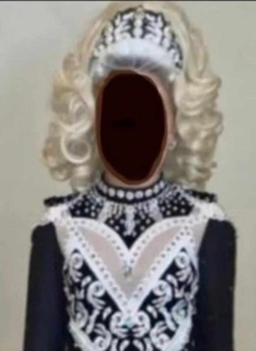 Irish Dance Platinum colour mid length wig - Image 3