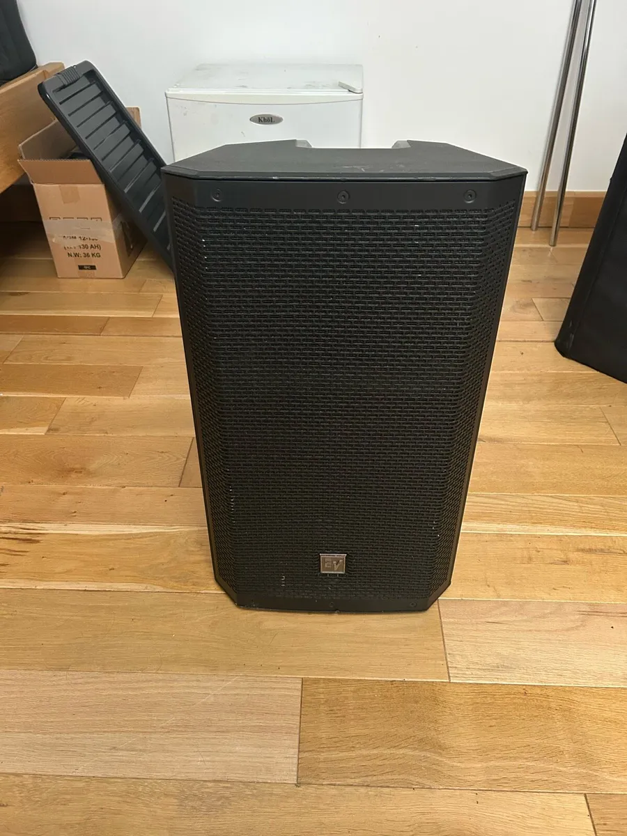 EV ZLX 12 - 2 Speakers with covers - Image 1