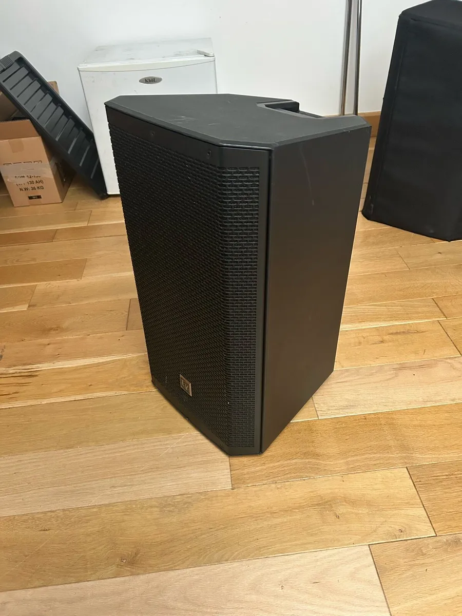 EV ZLX 12 - 2 Speakers with covers - Image 2