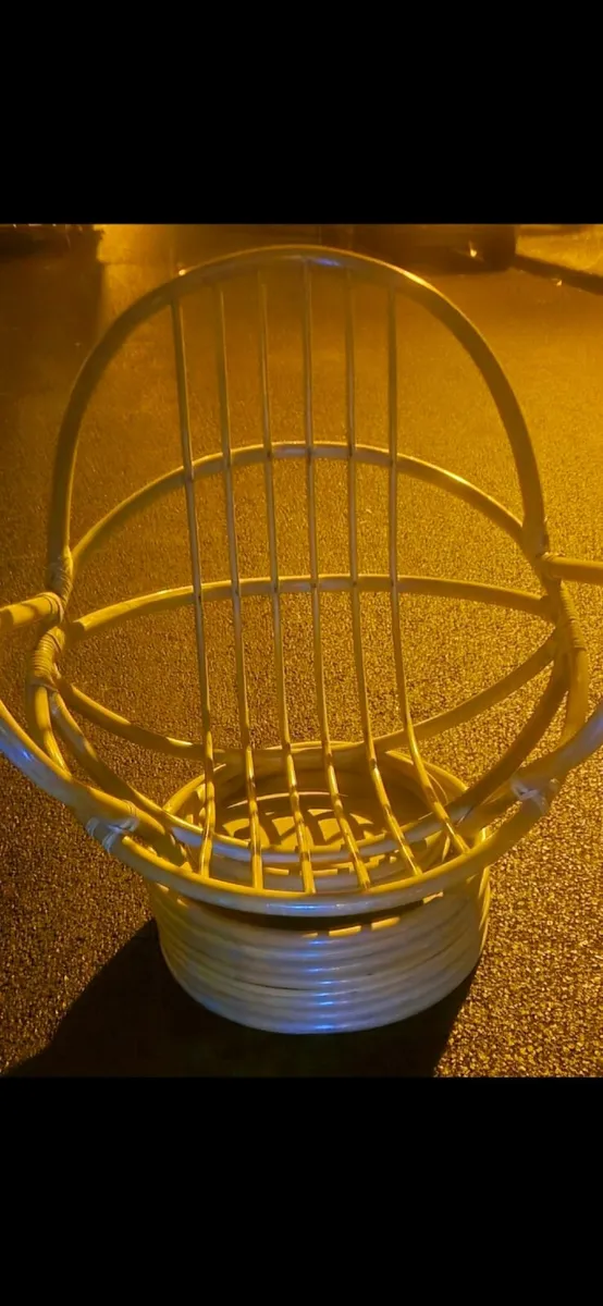 Mid century rattan swivel chair - Image 4