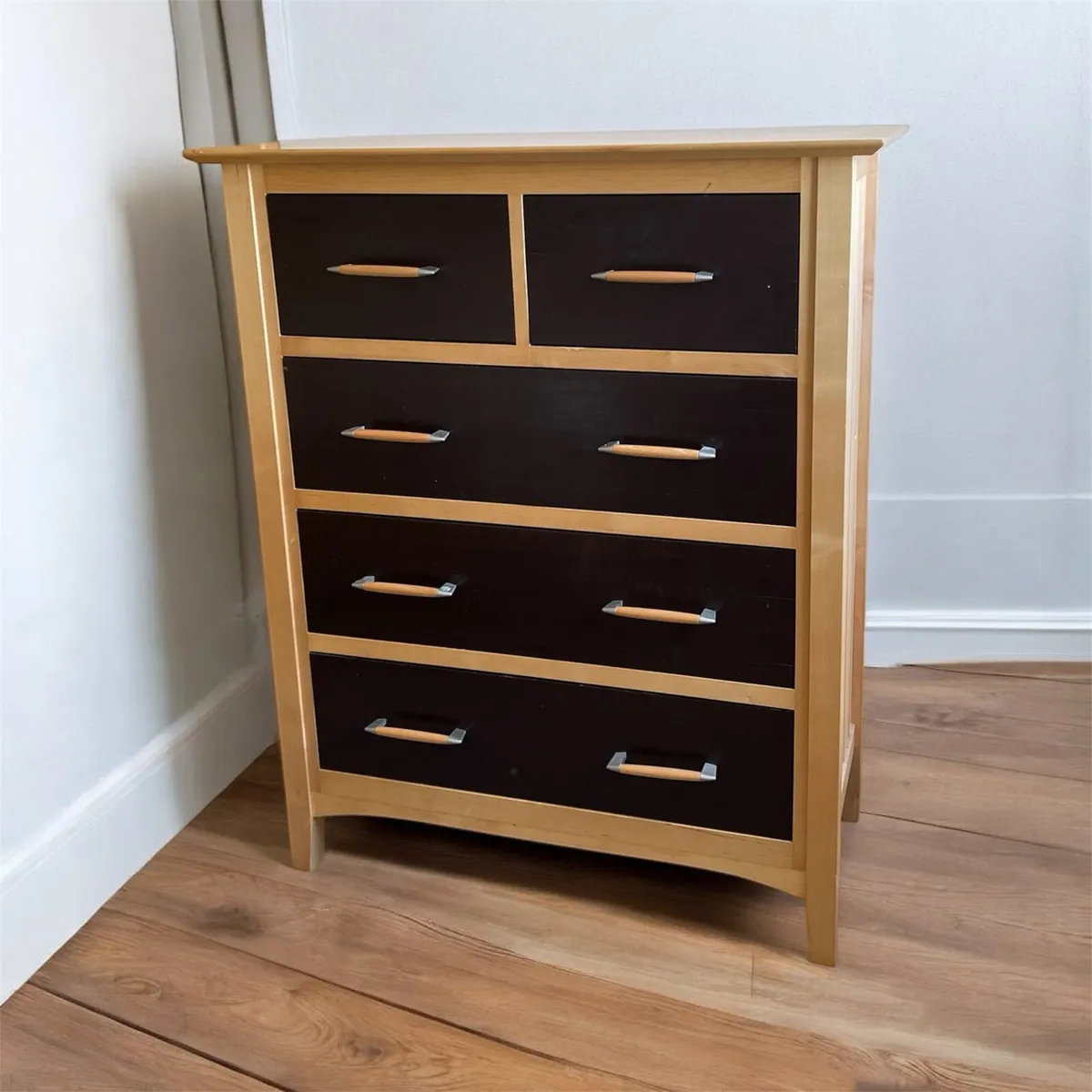 Bedroom suite - Image 2