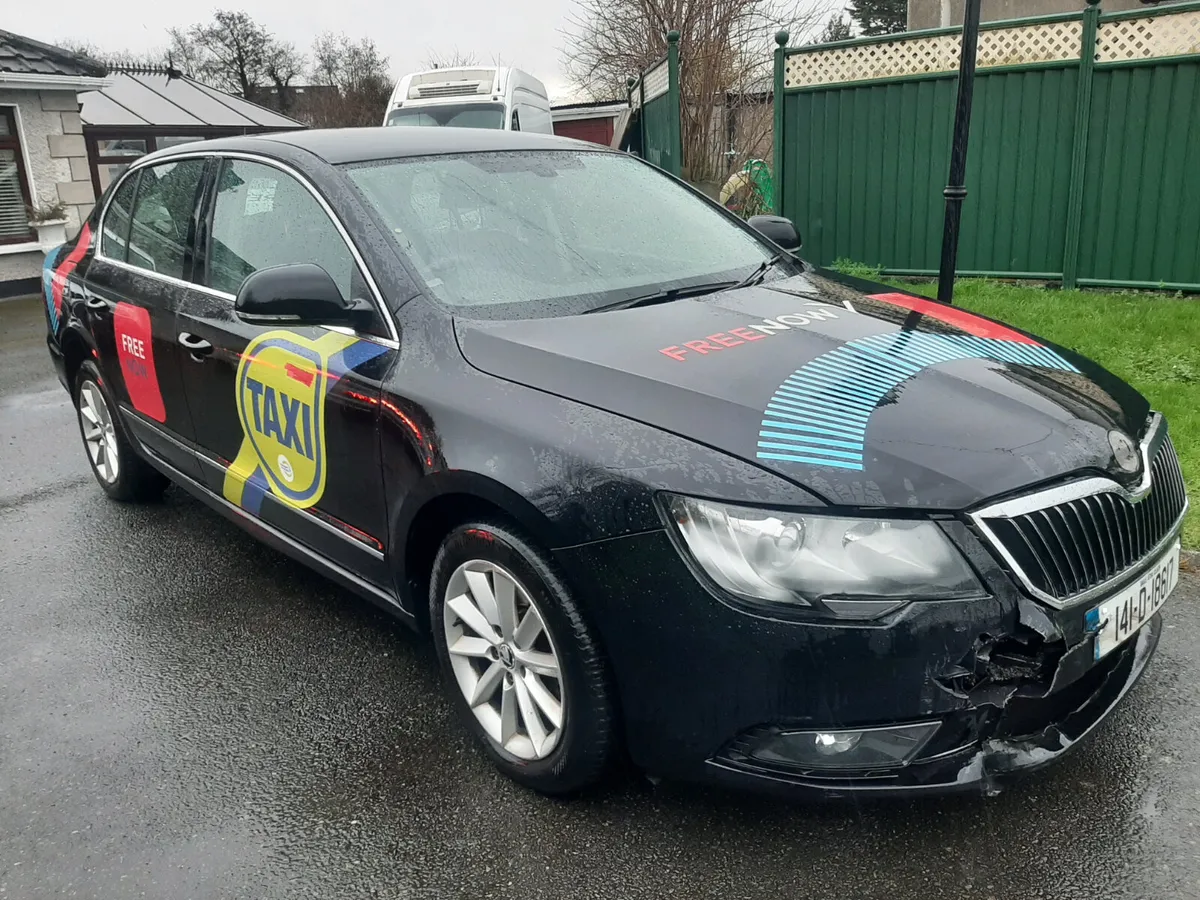 SKODA SUPERB 2014 2.0 TDI DSG AUTOMATIC - Image 4