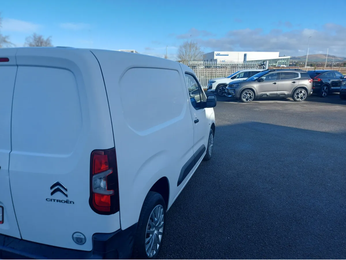 Citroen Berlingo K9 LX 1.5 BLUEHDI 75 650KG M 3 - Image 4