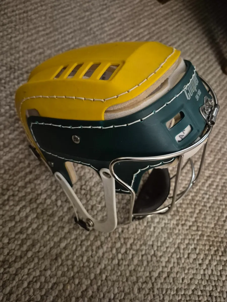 Cooper SK 100 Hurling Helmet - Image 3