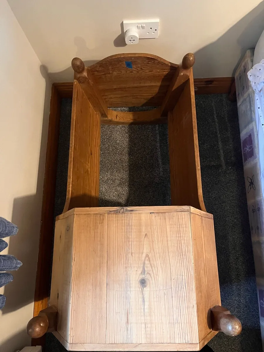 Vintage baby cradle - Image 3