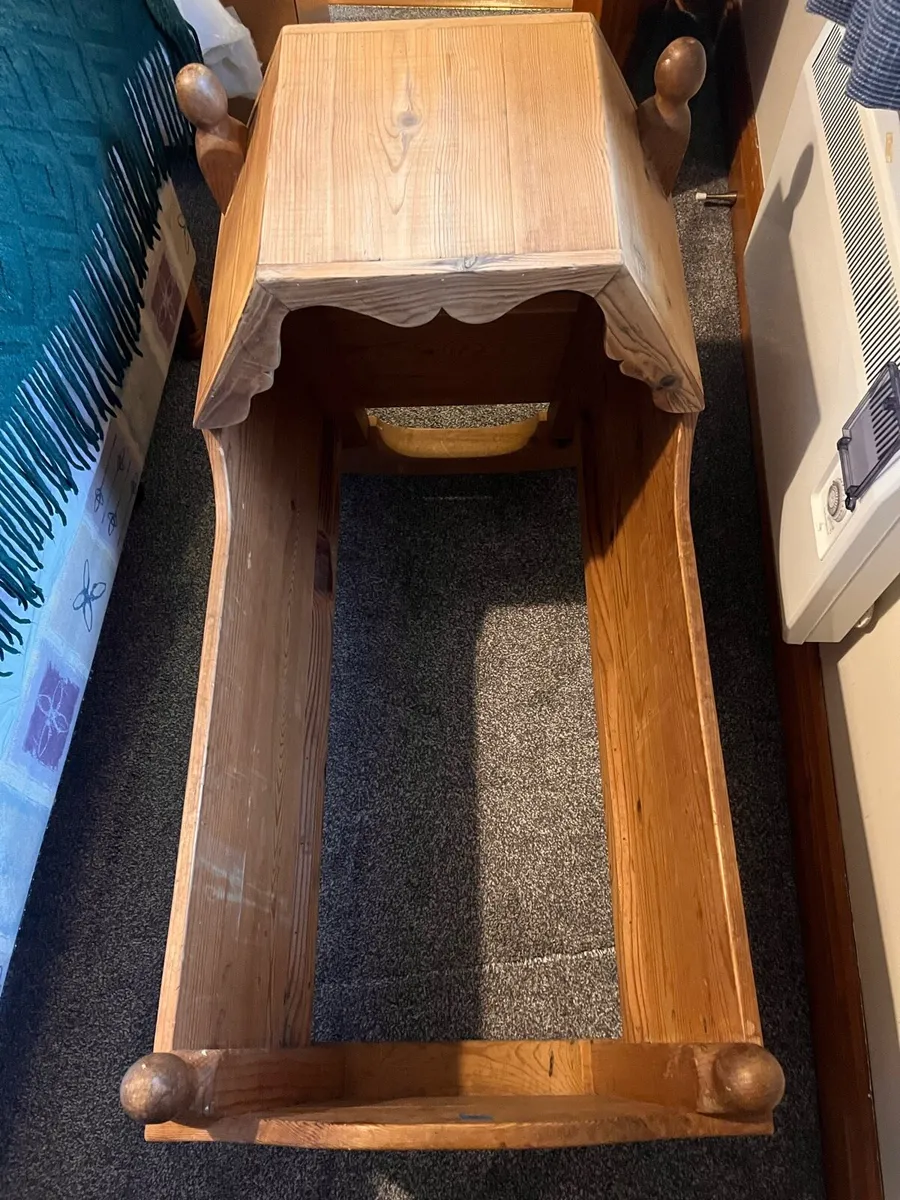 Vintage baby cradle - Image 4