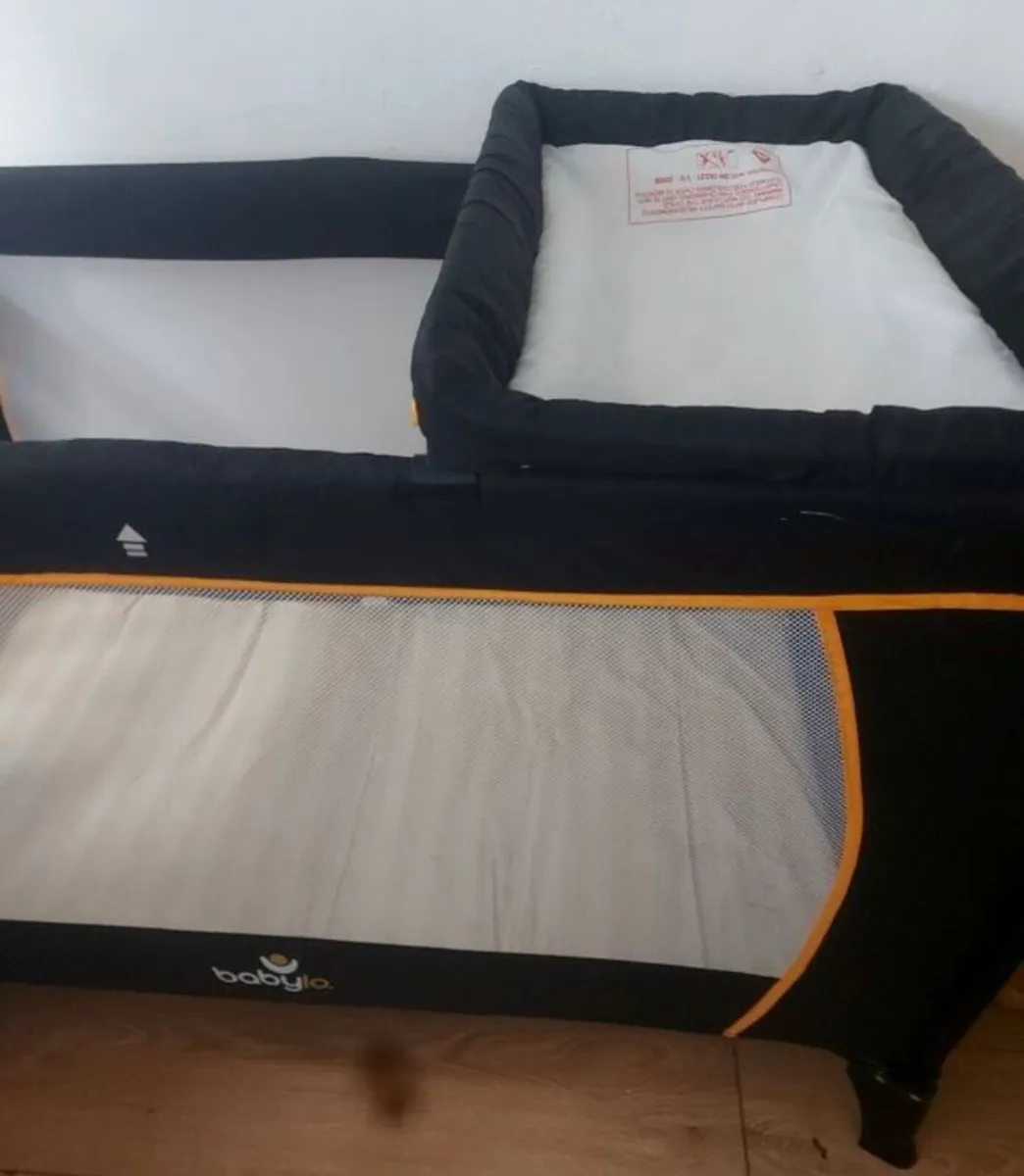 Travel cot - Image 3