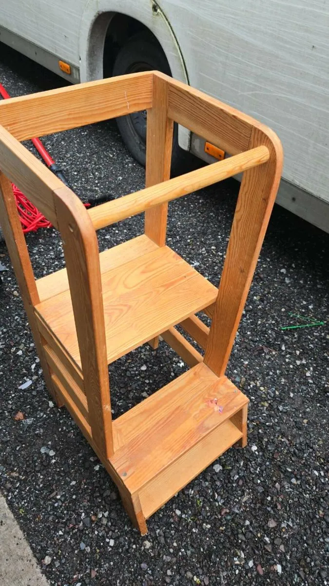 Toddler tower learning stool