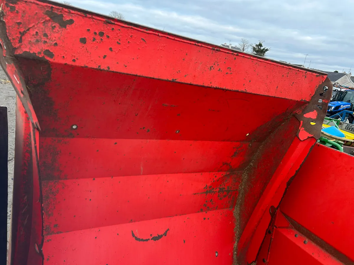 2016 Kuhn Primor 3570 Straw Bedder - Image 4