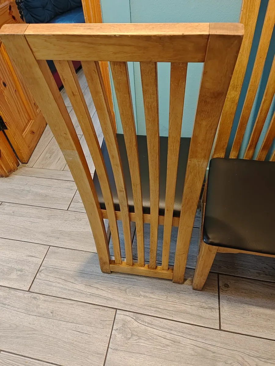6 solid oak kitchen chairs - Image 2