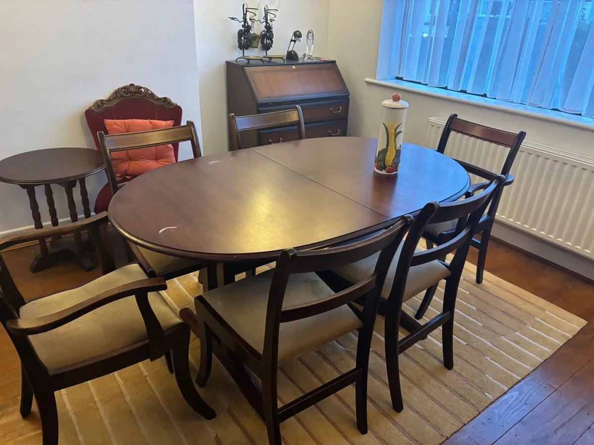 Mahogany dining table and chairs - Image 2