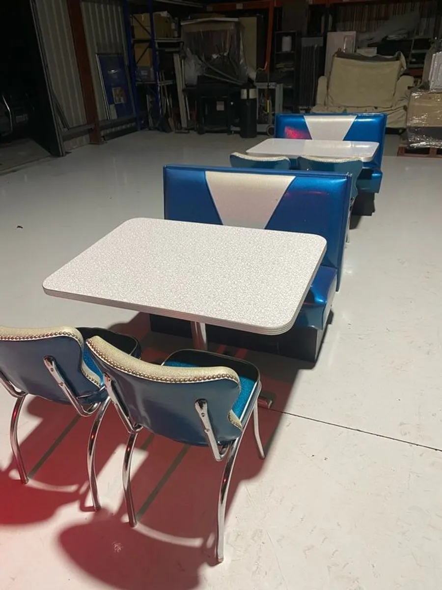 60's Diner set of tables and chairs - Image 1
