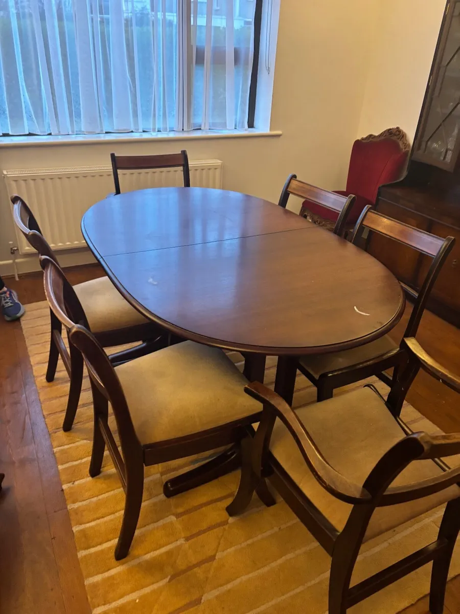 Mahogany dining table and chairs - Image 3