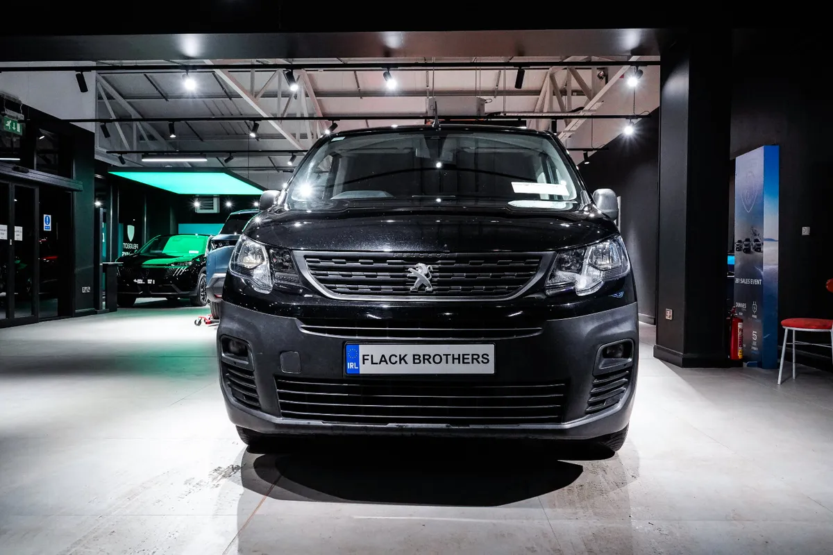 2023 Peugeot Partner Professional Plus 1.5 BlueHDi - Image 3