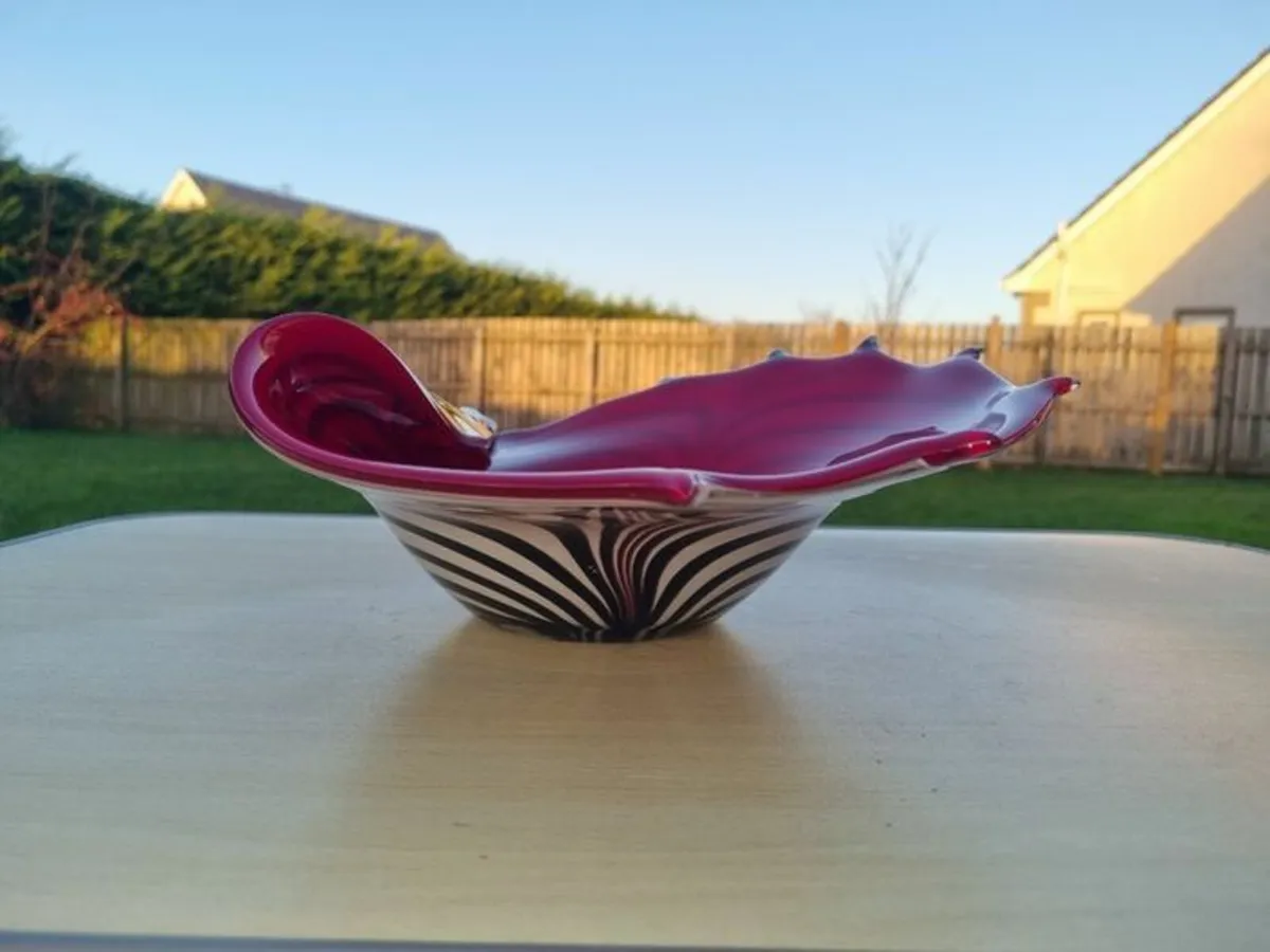 Murano Glass Red and Zebra StripedConch Shell Bowl - Image 1