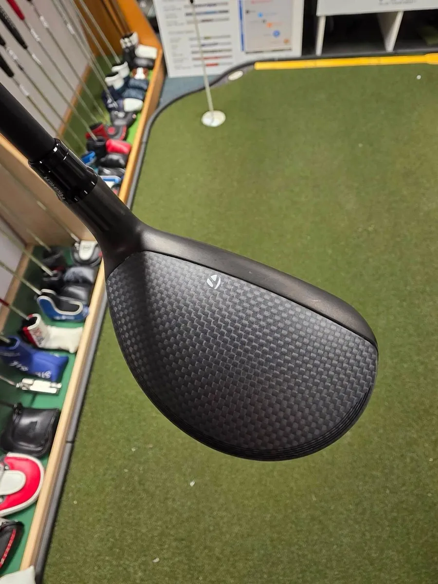 As New Taylormade Qi35 4 Hybrid - Image 3