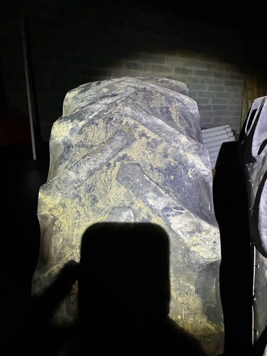 420/85 R34 - Image 2