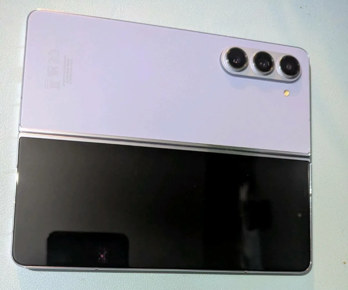 Samsung Galaxy Fold 5 256 GB ICE BLUE - Image 2