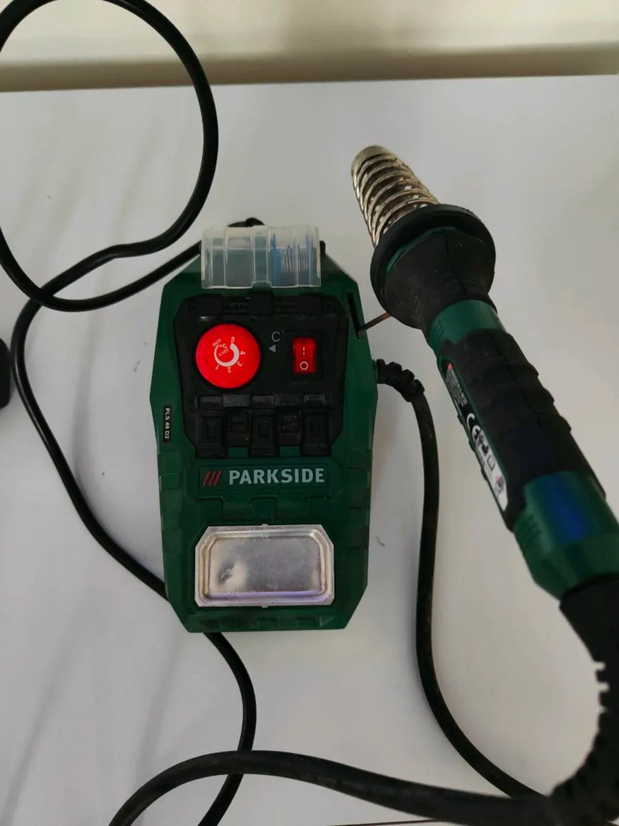 Soldering iron - Image 1