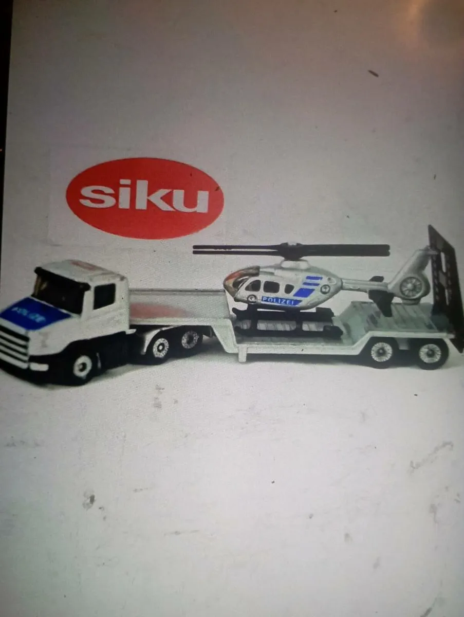 SIKU 1610POLIZEI 3-AXLE -T CAB TRUCK &LOW -LOADER - Image 1