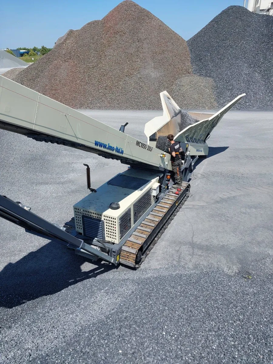 NEW 65' TRACKED CONVEYOR WITH FEED HOPPER FOR SALE - Image 1