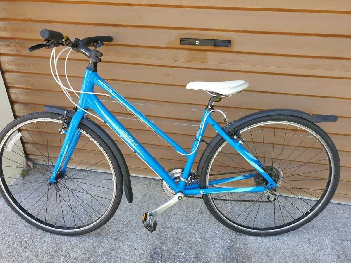 Ladies bicycle - Image 2