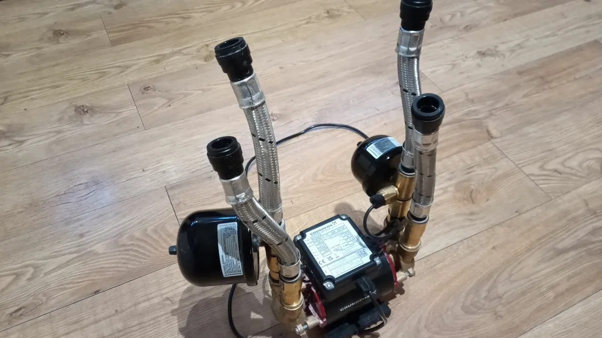 Grundfos STN 3.0 B Twin Ended Shower Pump - Image 1