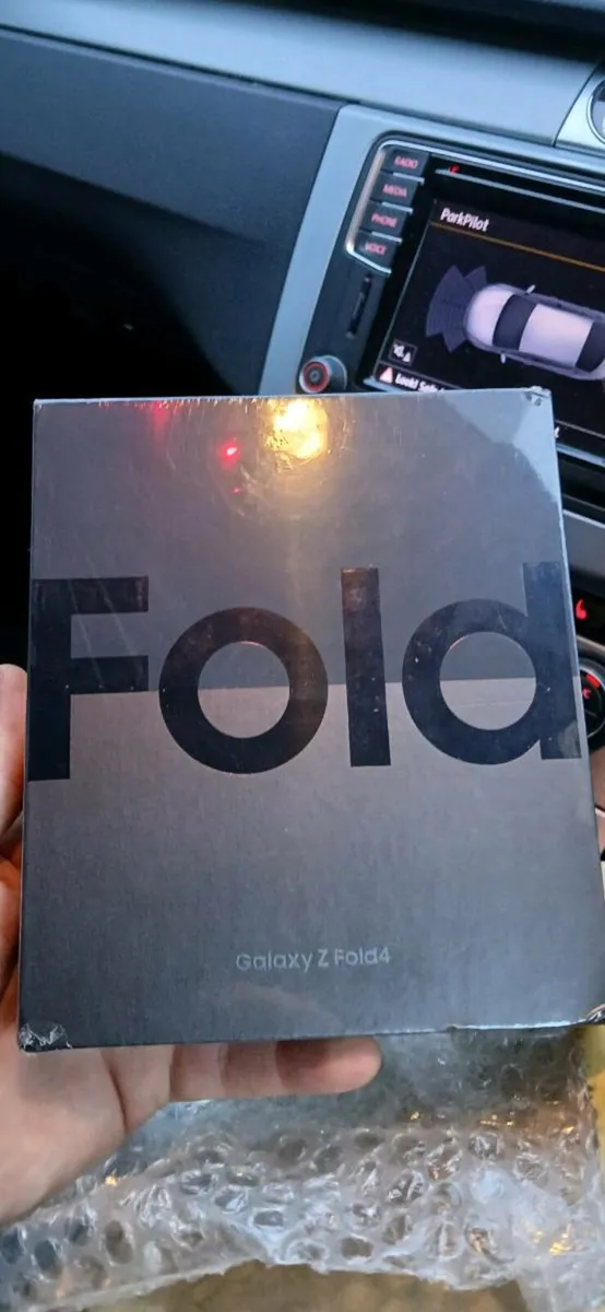 Samsung Galaxy Z Fold 4 - Image 1