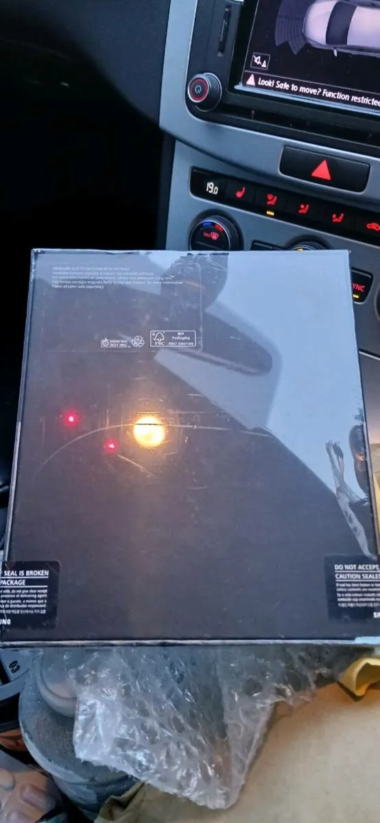 Samsung Galaxy Z Fold 4 - Image 2