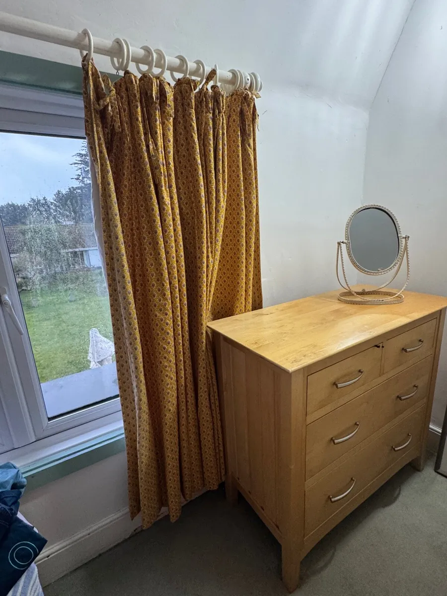 Bedroom suite - Image 1