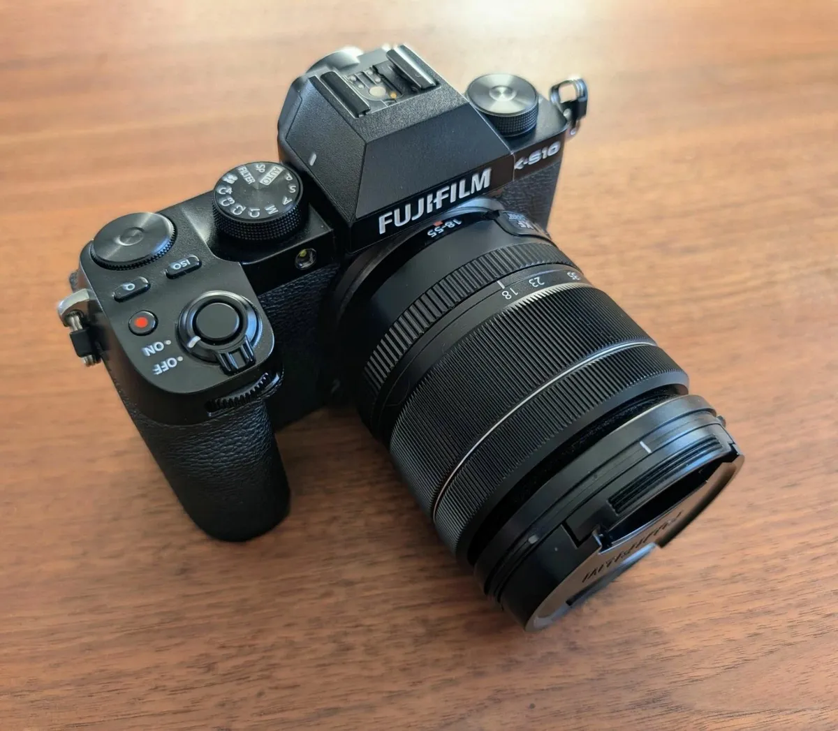 Fujifilm X-S10 Mirrorless Digital Camera with lens - Image 3