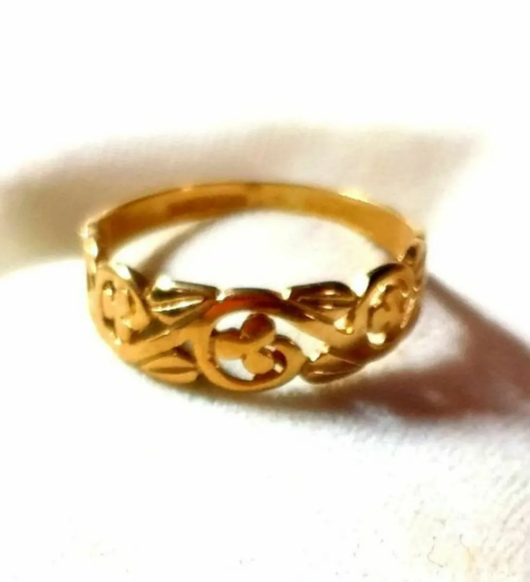 Vintage Hallmarked 9k Gold 'Clover' Unisex Ring - Image 3