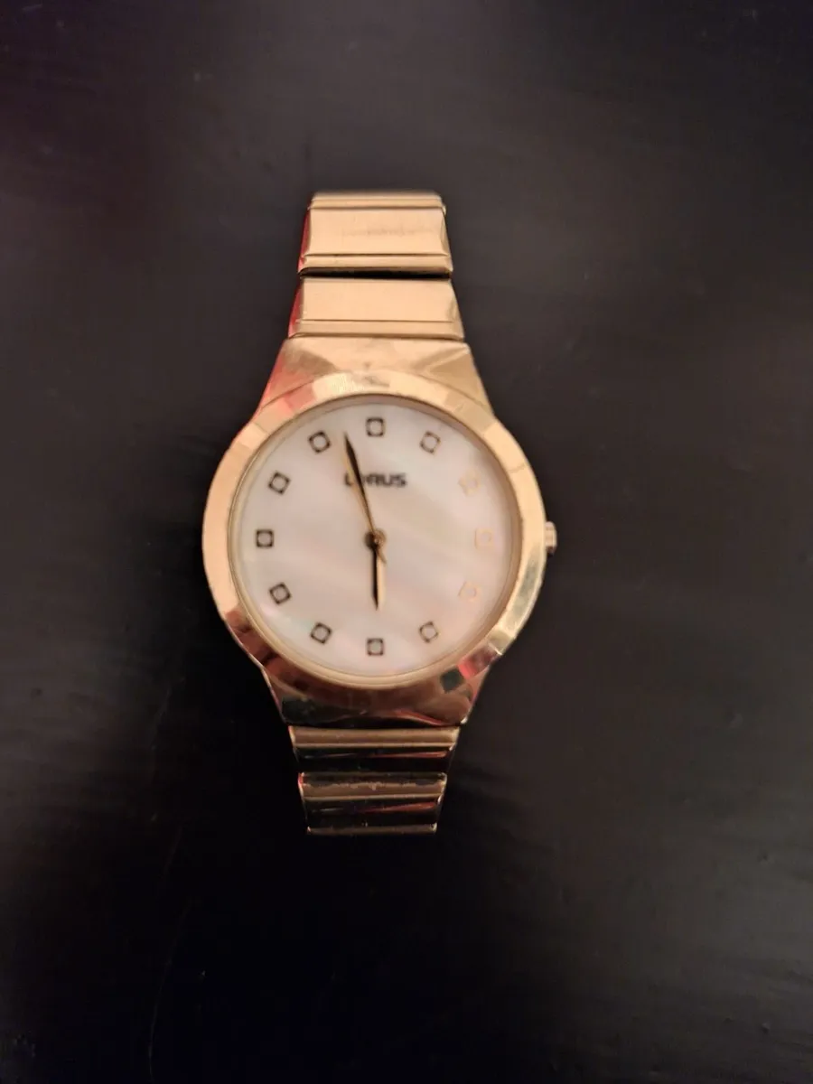 3 x womens watches Lorus & Sekonda - Image 1