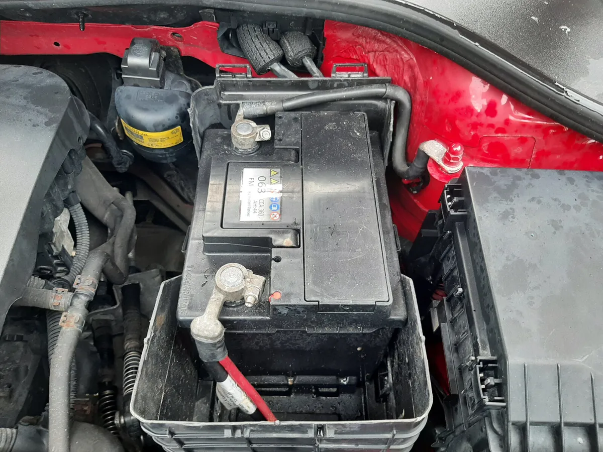 VW GOLF SPORT 2004 LOW MILES - Image 2