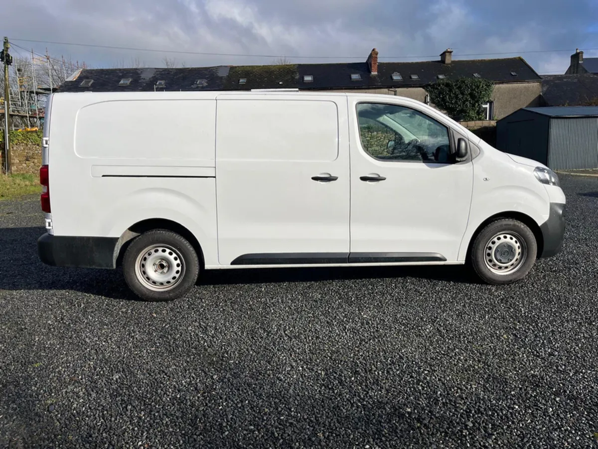 Opel Vivaro LWB LOW MILEAGE - Image 2
