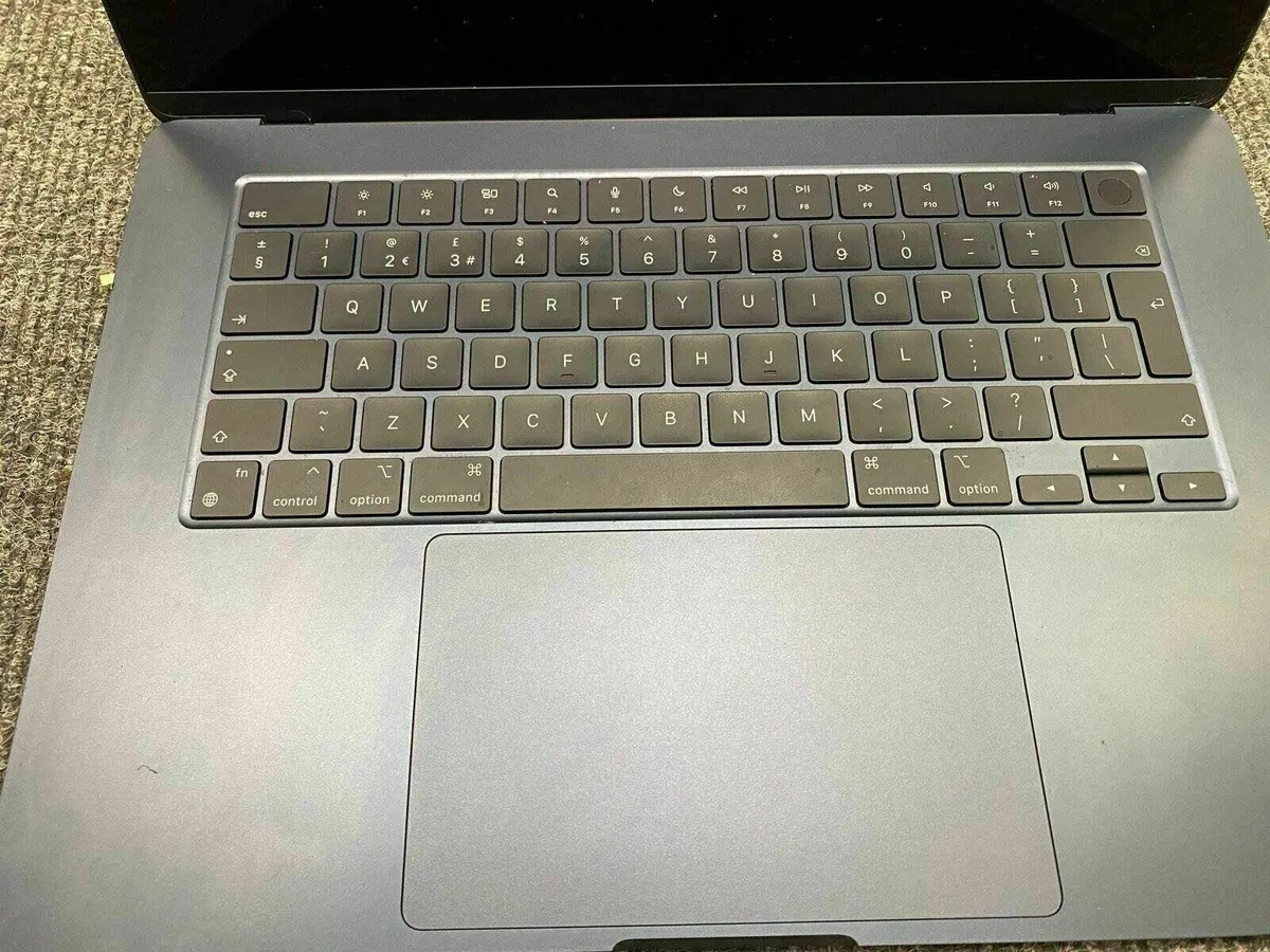 MacBook Air M2 15 Inch A2941 Boxed - Image 3