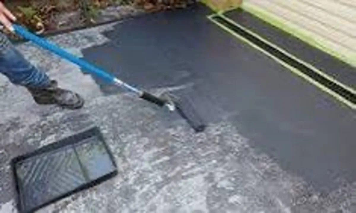 Roof/driveway paint - Image 1