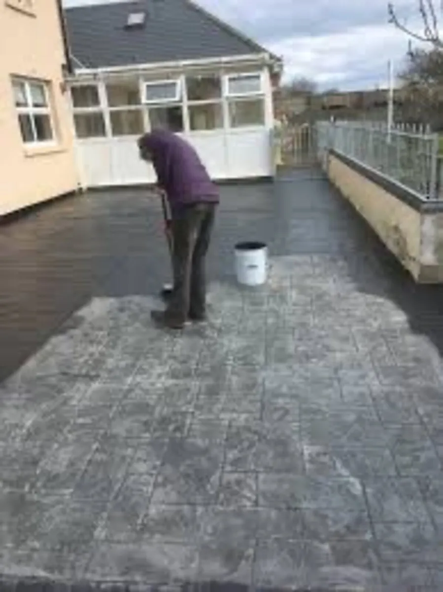 Roof/driveway paint - Image 3