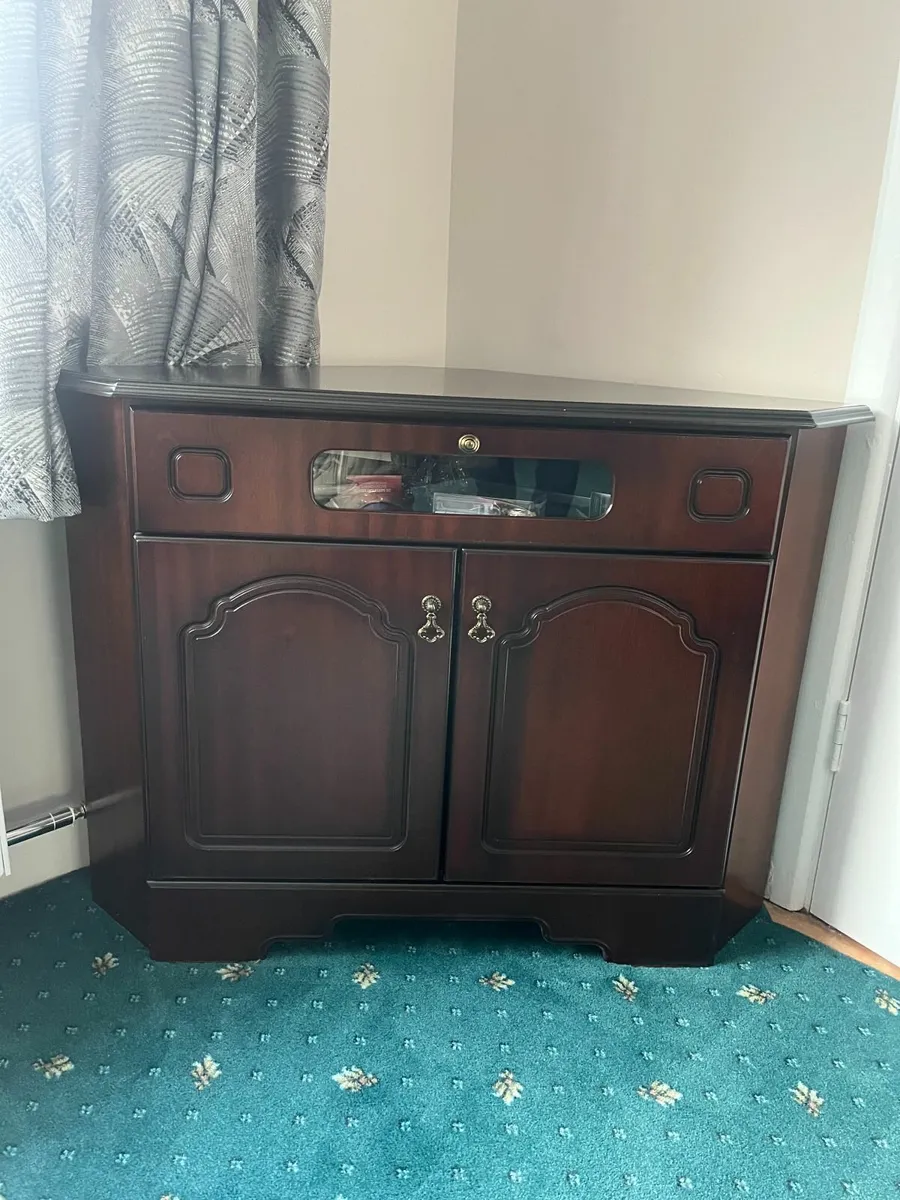 Mahogany TV corner unit - Image 1