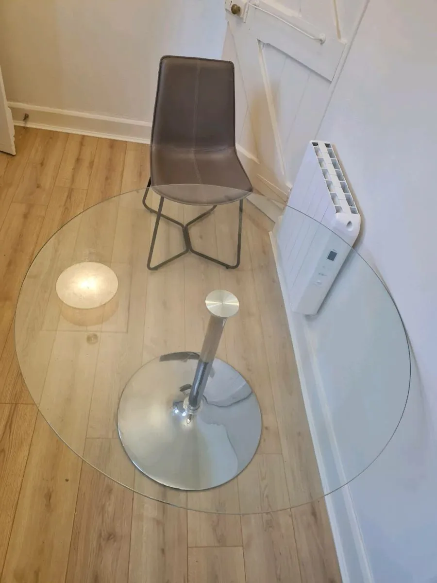 Dining Table and Chairs - Image 3